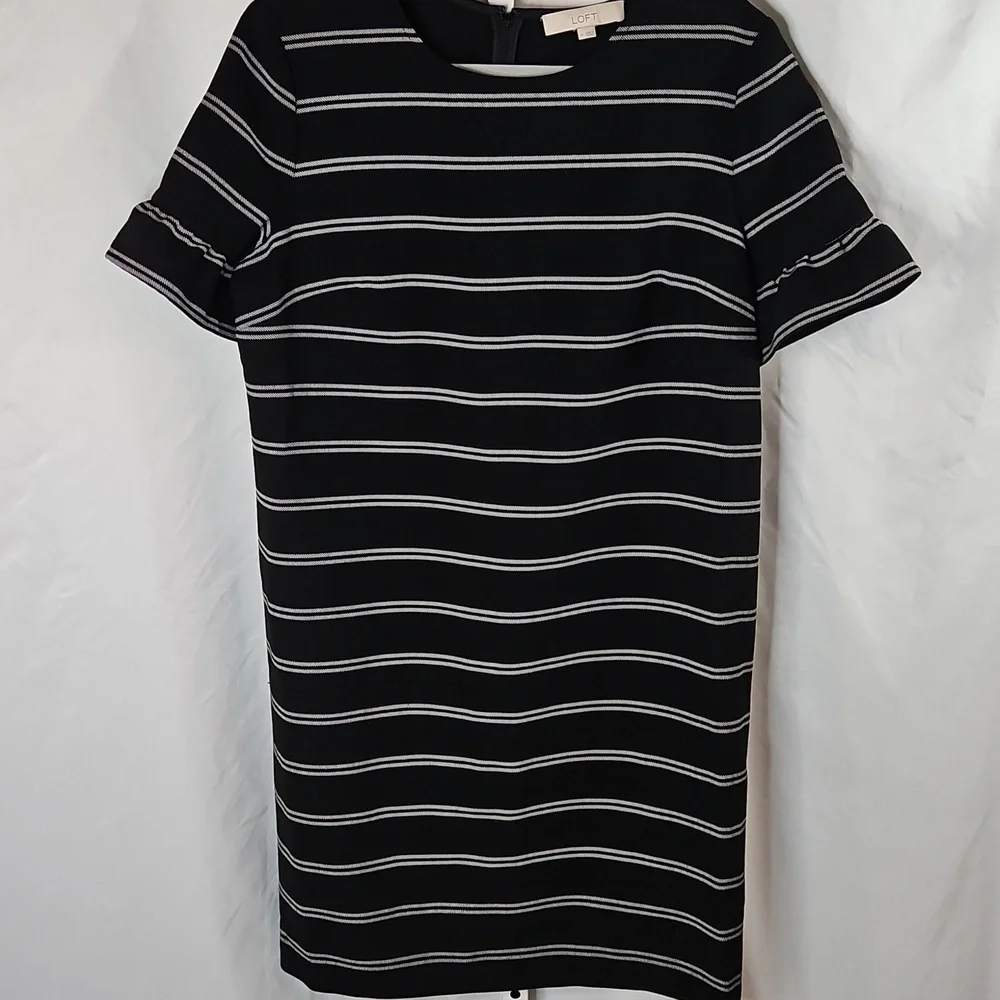 Ann Taylor Loft Black & White Striped Ruffle Sleeve Shift Dress Size 14 - Picture 3 of 7